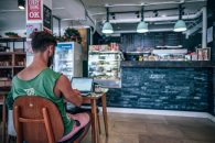 How to Become a Digital Nomad and a Stock Investor